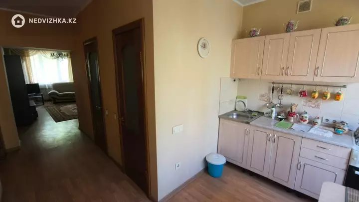 2-комнатная квартира, этаж 2 из 4, 54 м², фотография 5