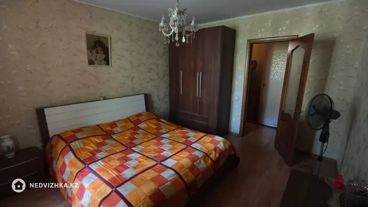 2-комнатная квартира, этаж 2 из 4, 54 м², фотография 3