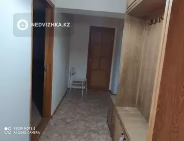2-комнатная квартира, этаж 3 из 5, 66 м², миниатюра 3