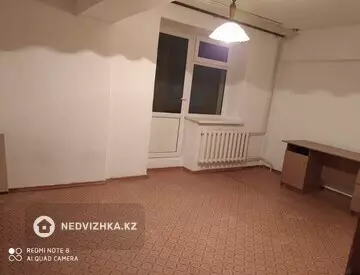 2-комнатная квартира, этаж 3 из 5, 66 м², миниатюра 1