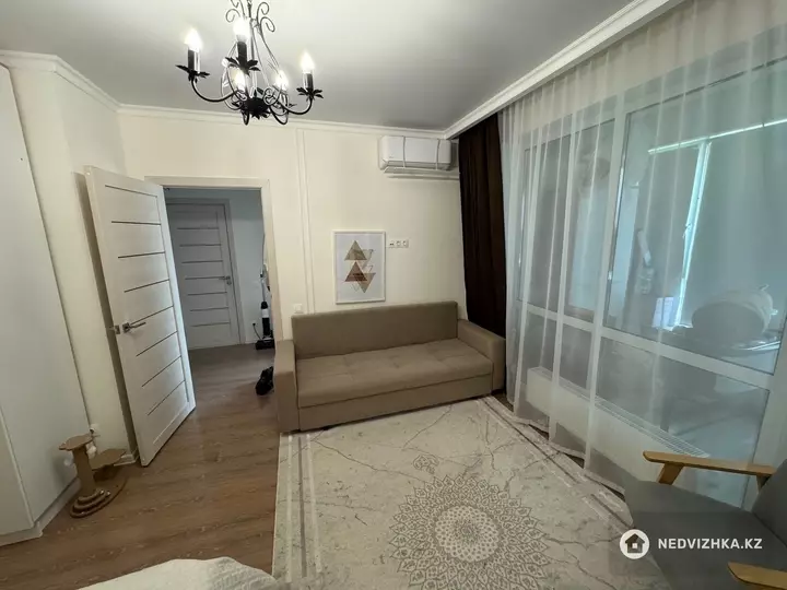 1-комнатная квартира, этаж 3 из 12, 40 м², фотография 2