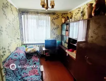 4-комнатная квартира, этаж 4 из 5, 63 м²