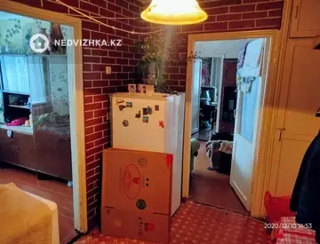 4-комнатная квартира, этаж 4 из 5, 63 м²