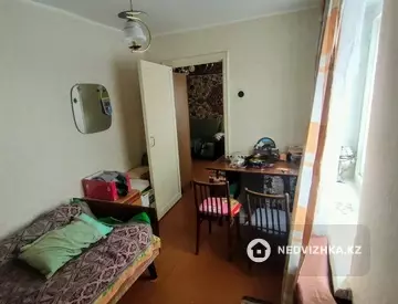 4-комнатная квартира, этаж 4 из 5, 63 м²