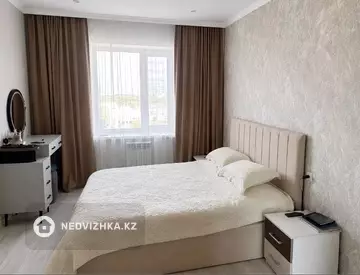 2-комнатная квартира, этаж 3 из 5, 67 м², На длительный срок