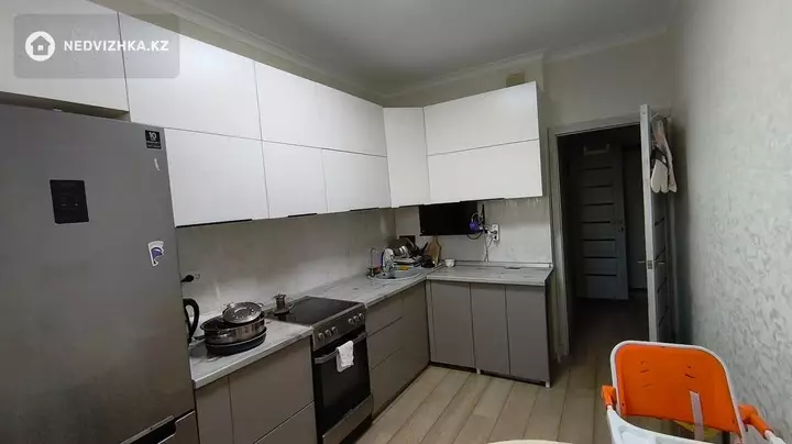 2-комнатная квартира, этаж 8 из 10, 60 м², фотография 3