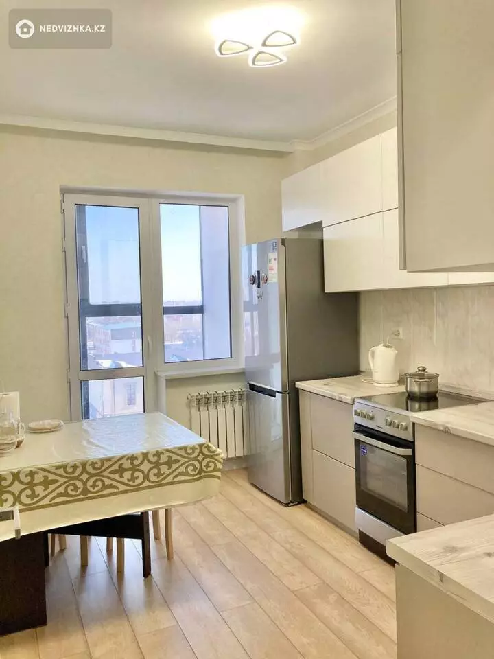 2-комнатная квартира, этаж 8 из 10, 60 м², фотография 4