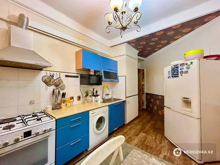 2-комнатная квартира, этаж 2 из 5, 90 м², фотография 2
