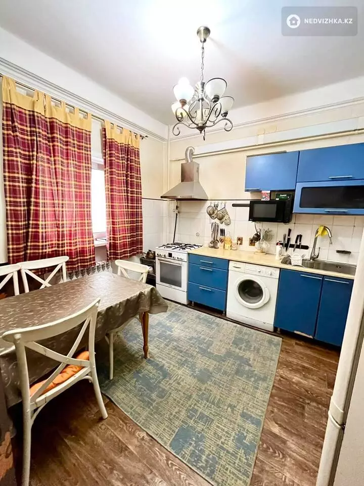 2-комнатная квартира, этаж 2 из 5, 90 м²