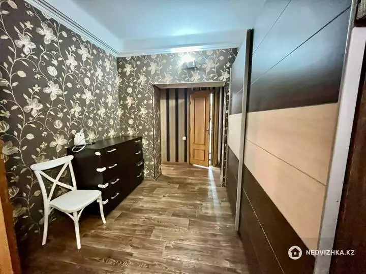 2-комнатная квартира, этаж 2 из 5, 90 м², фотография 5