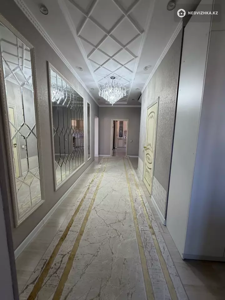6-комнатный дом, 5 соток, 200 м², фотография 2