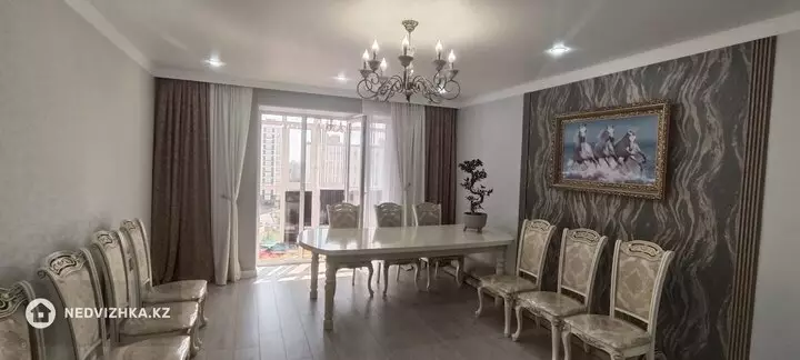 4-комнатная квартира, этаж 7 из 9, 110 м², фотография 2