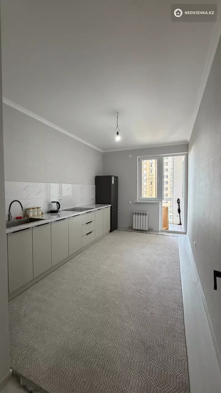 1-комнатная квартира, этаж 4 из 13, 42 м², фотография 2