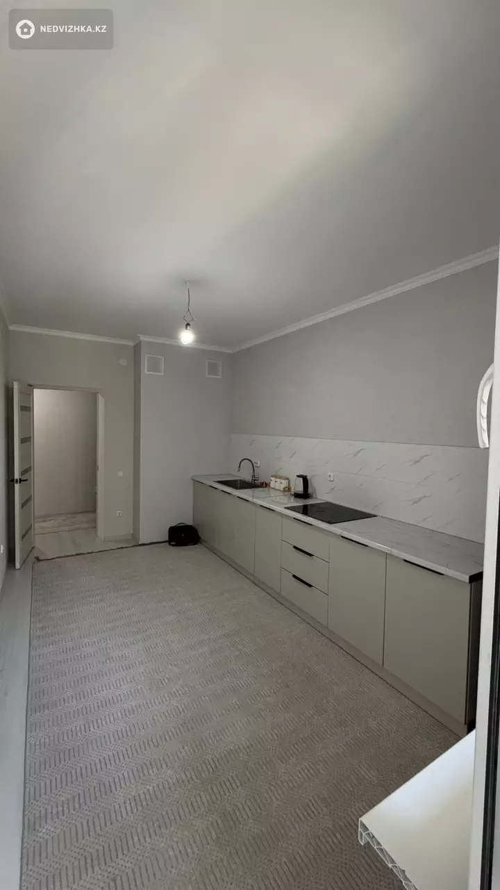 1-комнатная квартира, этаж 4 из 13, 42 м², фотография 4