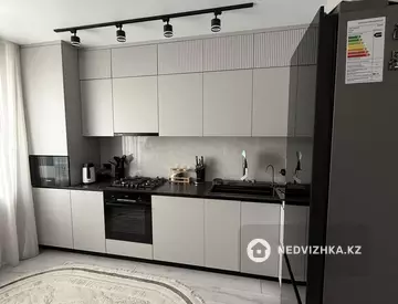 2-комнатная квартира, этаж 1 из 9, 73 м², миниатюра 7