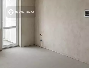 2-комнатная квартира, этаж 9 из 22, 70 м², миниатюра 2