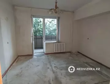 2-комнатная квартира, этаж 4 из 5, 43 м², миниатюра 2