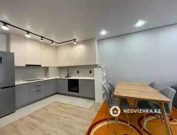 2-комнатная квартира, этаж 4 из 16, 52 м², На длительный срок