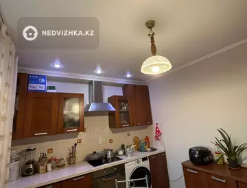 2-комнатная квартира, этаж 7 из 12, 68 м², миниатюра 1
