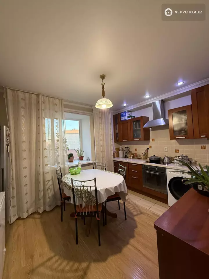 2-комнатная квартира, этаж 7 из 12, 68 м², фотография 2