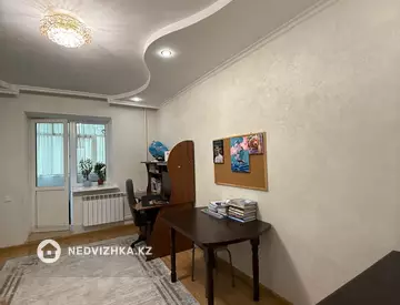 2-комнатная квартира, этаж 7 из 12, 68 м², миниатюра 3