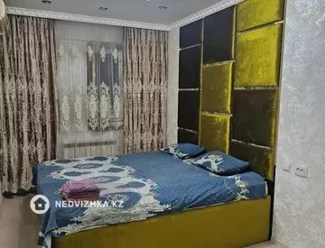 3-комнатная квартира, этаж 4 из 5, 60 м², Посуточно, миниатюра 5