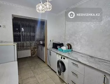 3-комнатная квартира, этаж 4 из 5, 60 м², Посуточно, миниатюра 8