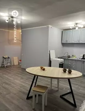 2-комнатная квартира, этаж 4 из 4, 42 м², На длительный срок