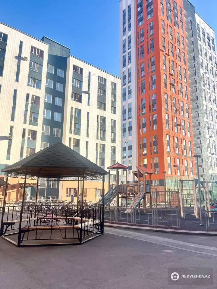1-комнатная квартира, этаж 8 из 10, 40 м²