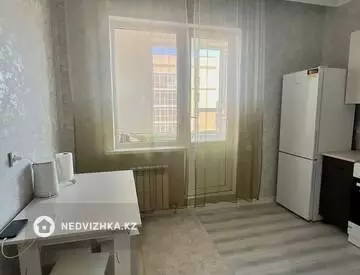 1-комнатная квартира, этаж 8 из 10, 40 м², миниатюра 5