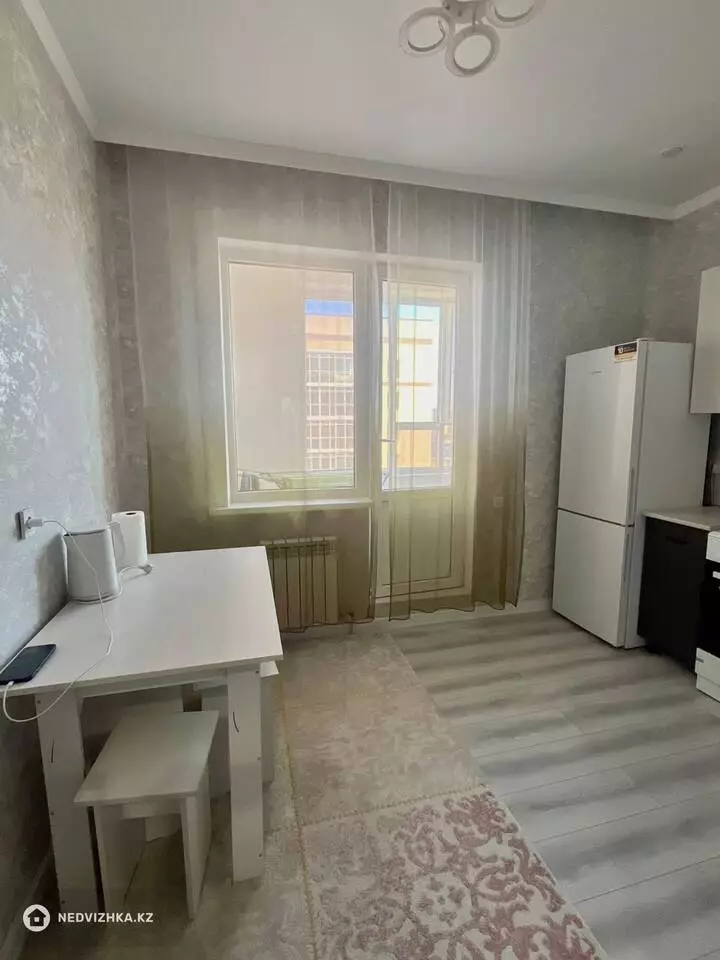 1-комнатная квартира, этаж 8 из 10, 40 м², фотография 5