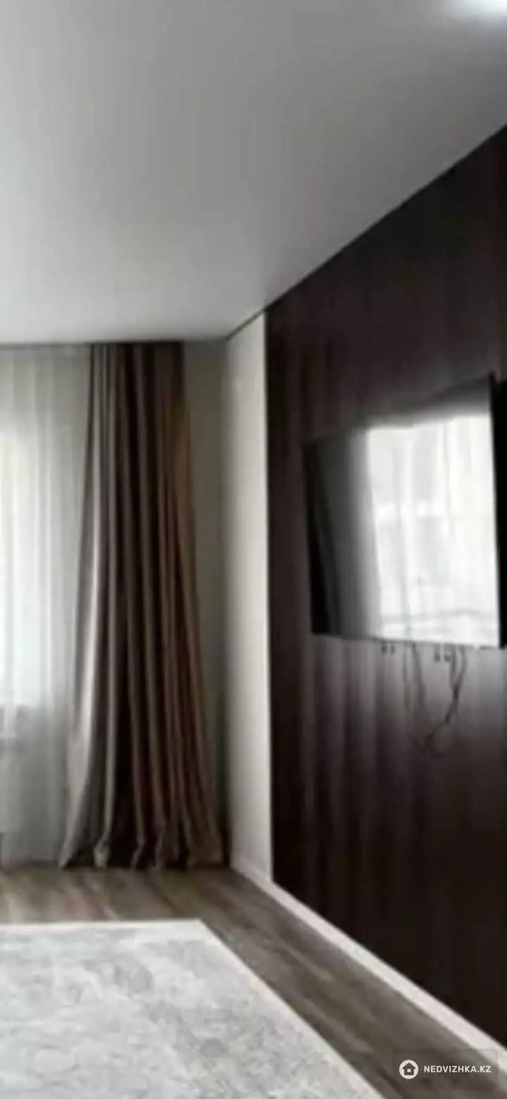 2-комнатная квартира, этаж 2 из 8, 72 м², фотография 4