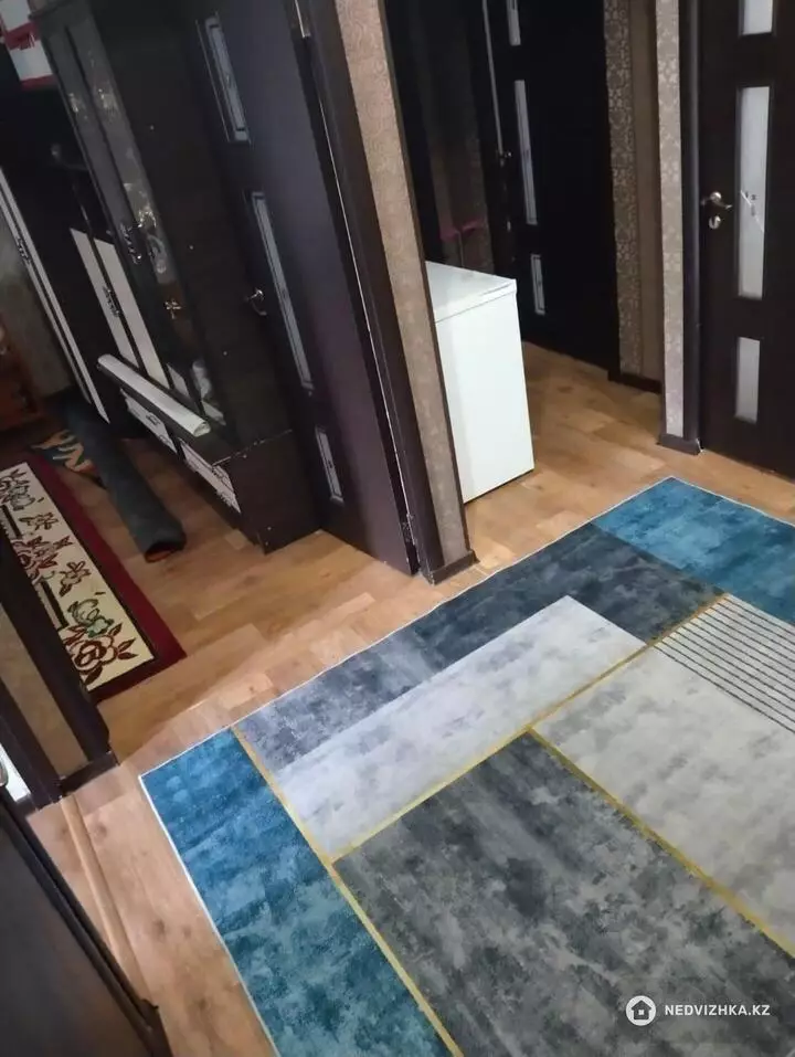 3-комнатная квартира, этаж 3 из 5, 70 м², фотография 3