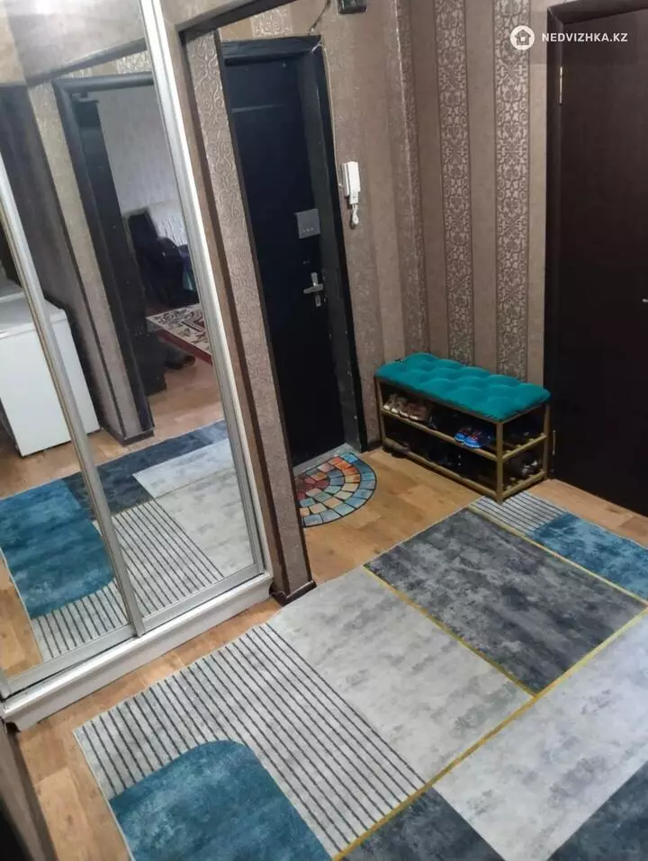 3-комнатная квартира, этаж 3 из 5, 70 м², фотография 4