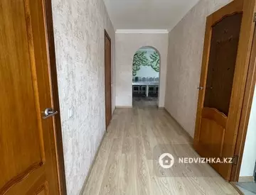 8-бөлмелі үй, 10 соттық, 580 м², 9-нобай