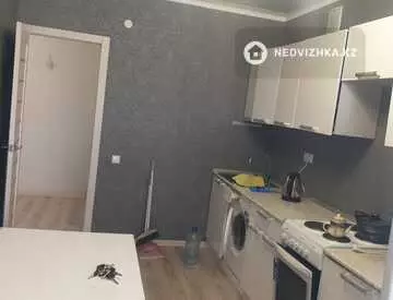 1-комнатная квартира, этаж 3 из 9, 40 м², На длительный срок, миниатюра 1