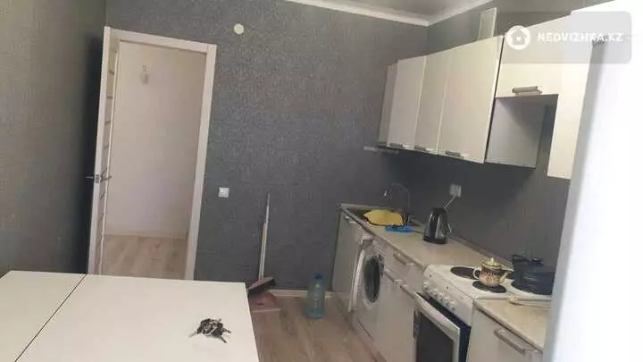 1-комнатная квартира, этаж 3 из 9, 40 м², На длительный срок