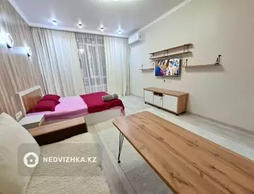 1-комнатная квартира, этаж 3 из 12, 47 м², На длительный срок