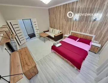 1-комнатная квартира, этаж 3 из 12, 47 м², На длительный срок