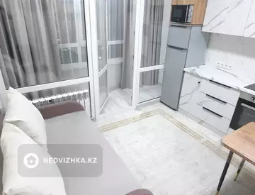 1-комнатная квартира, этаж 3 из 12, 47 м², На длительный срок, миниатюра 7