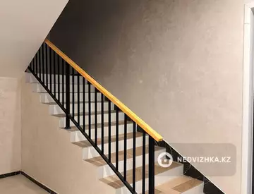 1-комнатная квартира, этаж 2 из 10, 39 м²