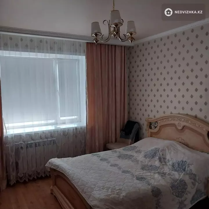 4-комнатная квартира, этаж 3 из 4, 134 м², 4-фотосурет