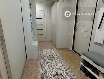 2-комнатная квартира, этаж 1 из 9, 53 м², миниатюра 7