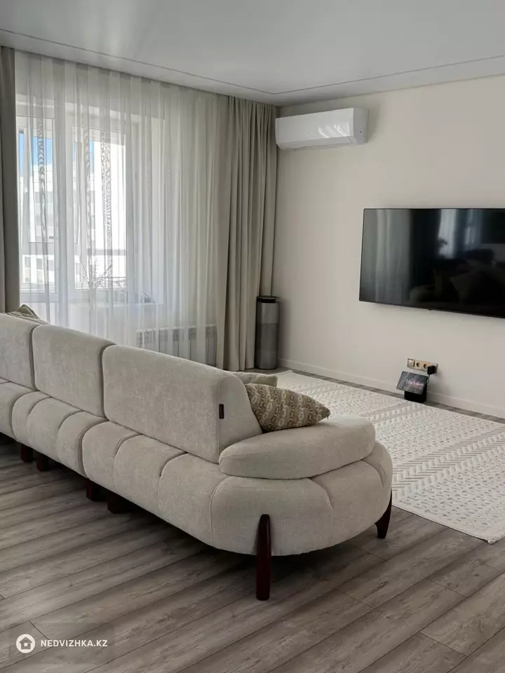 3-комнатная квартира, этаж 9 из 7, 90 м², фотография 2