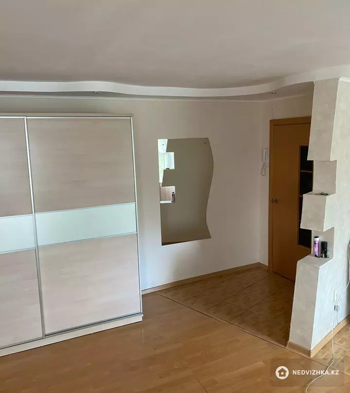4-комнатная квартира, этаж 4 из 9, 90 м², фотография 3