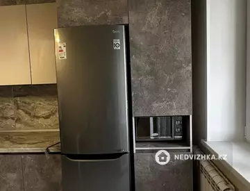 1-комнатная квартира, этаж 9 из 9, 40 м²