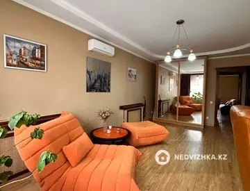 5-комнатная квартира, этаж 3 из 3, 316 м²