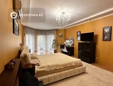 5-комнатная квартира, этаж 3 из 3, 316 м²