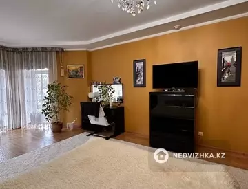 5-комнатная квартира, этаж 3 из 3, 316 м², миниатюра 6