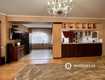 5-комнатная квартира, этаж 3 из 3, 316 м², миниатюра 12